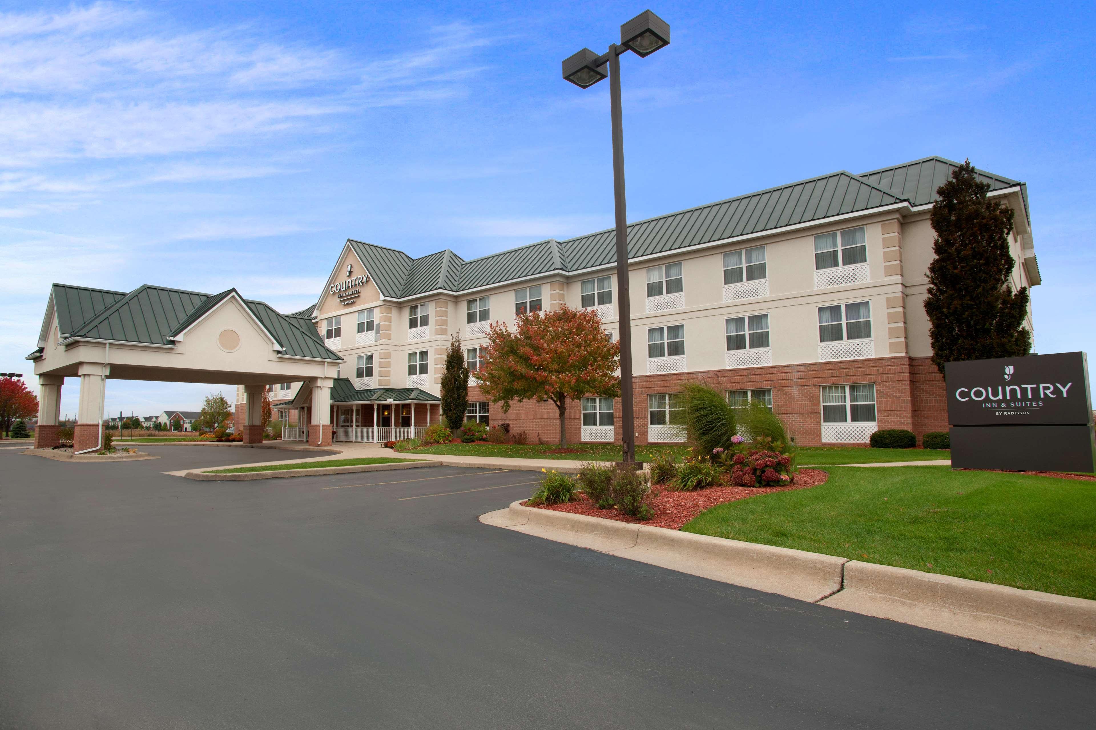 Country Inn & Suites By Radisson, Dundee, Mi Exterior photo