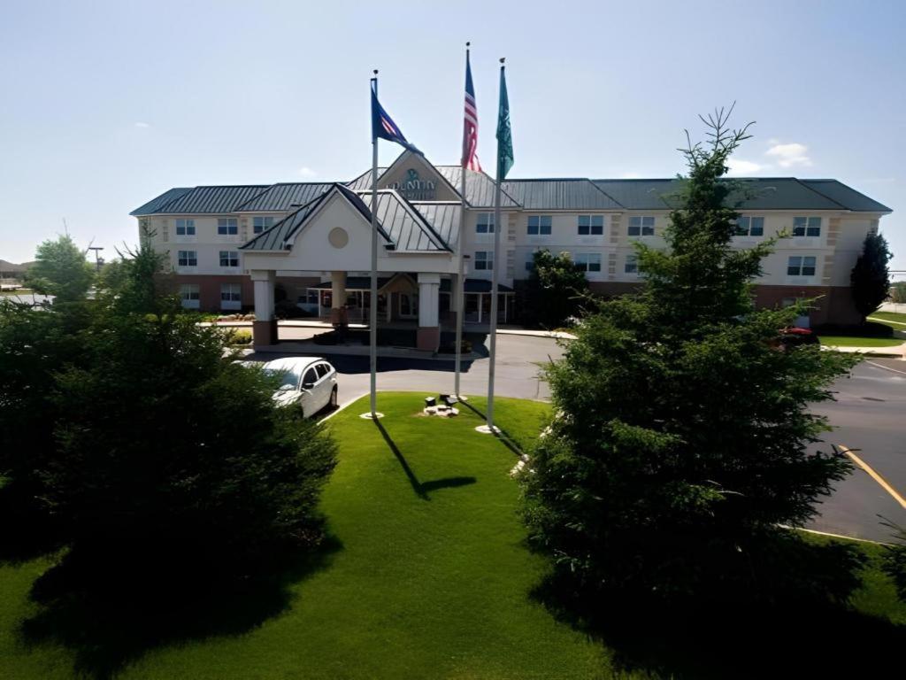 Country Inn & Suites By Radisson, Dundee, Mi Exterior photo